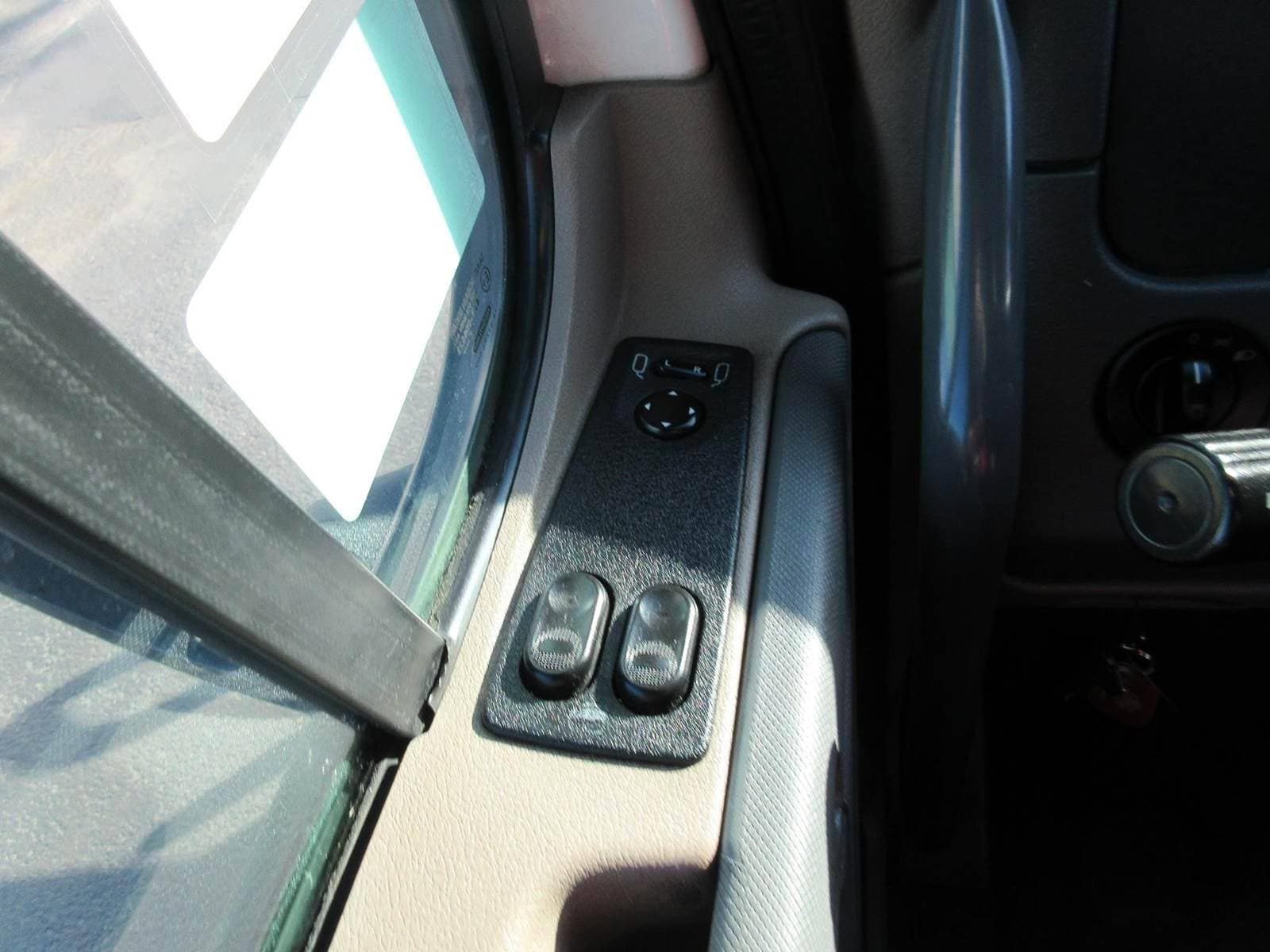 2018 Freightliner Cascadia 113 image 24