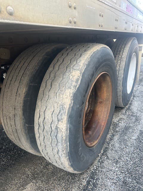 2012 Utility 4000D-X image 9