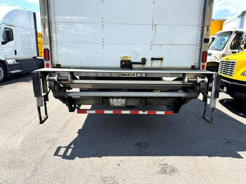 2019 International 4300 image 8