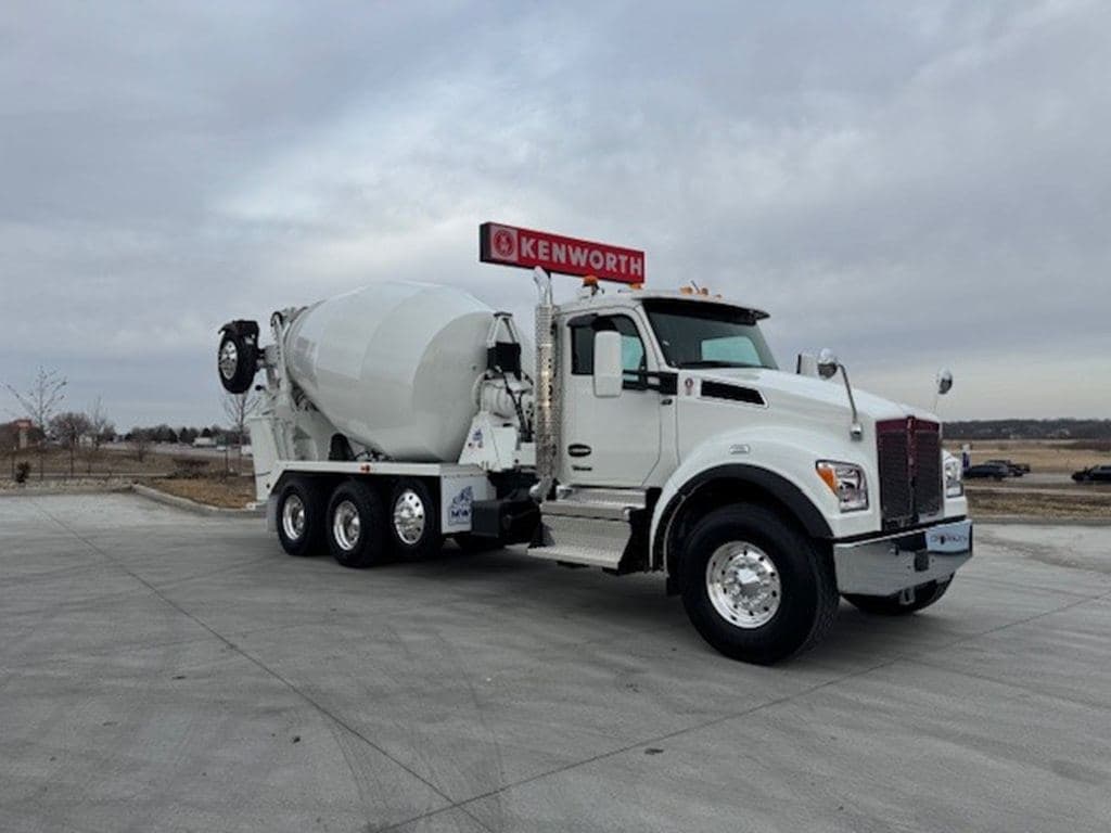 New 2026 KENWORTH T880 image 1