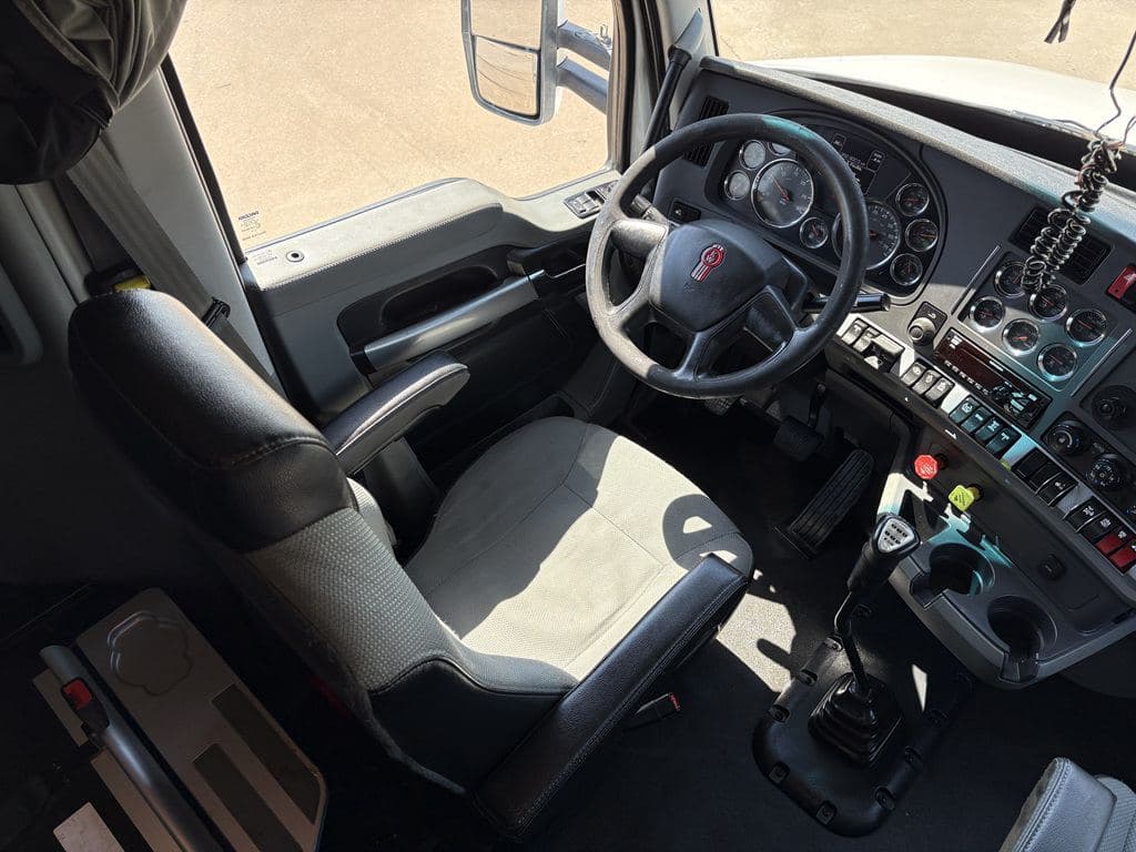 Used 2020 KENWORTH T880 image 24