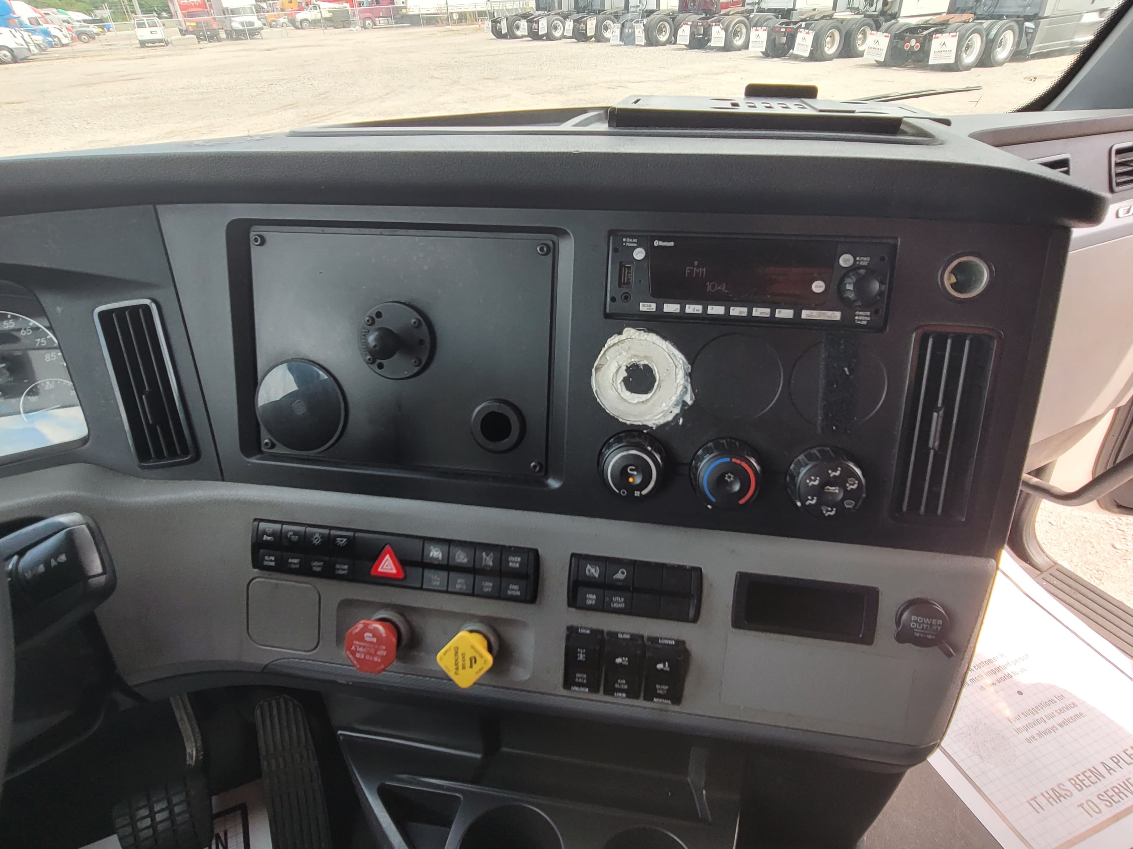 2022 Freightliner Cascadia 126 image 11