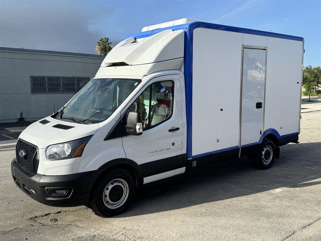 2023 Ford Transit T-350 image 4