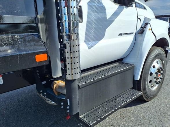 2026 Ford F750 SD image 9