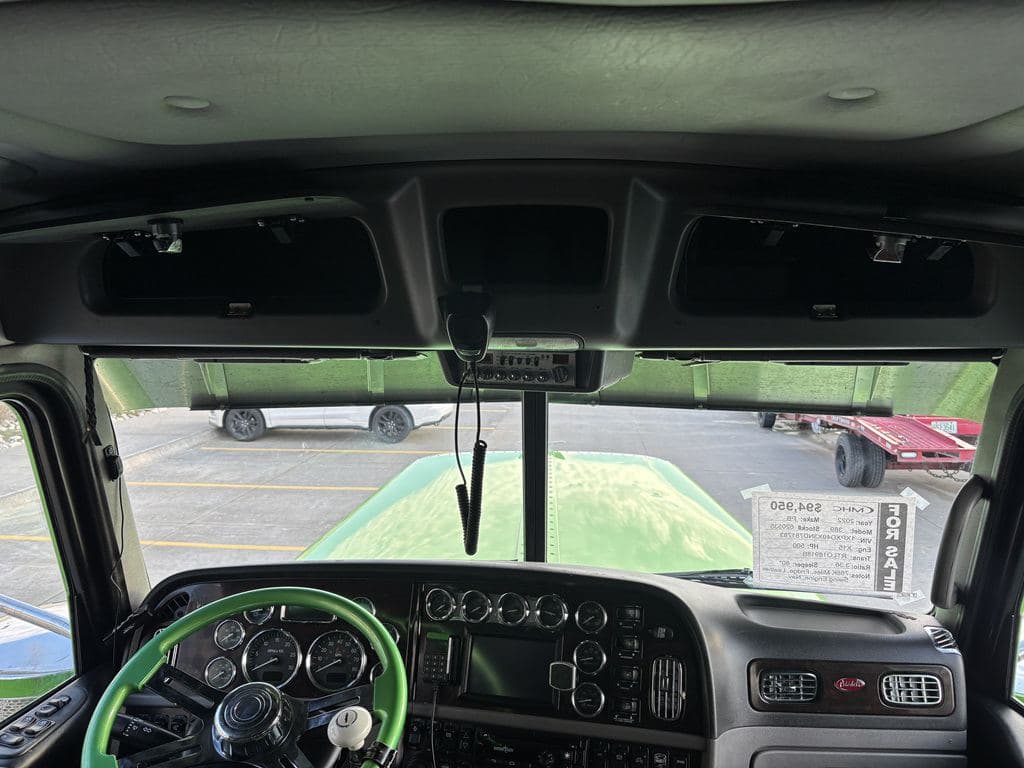 Used 2022 PETERBILT 389 image 13