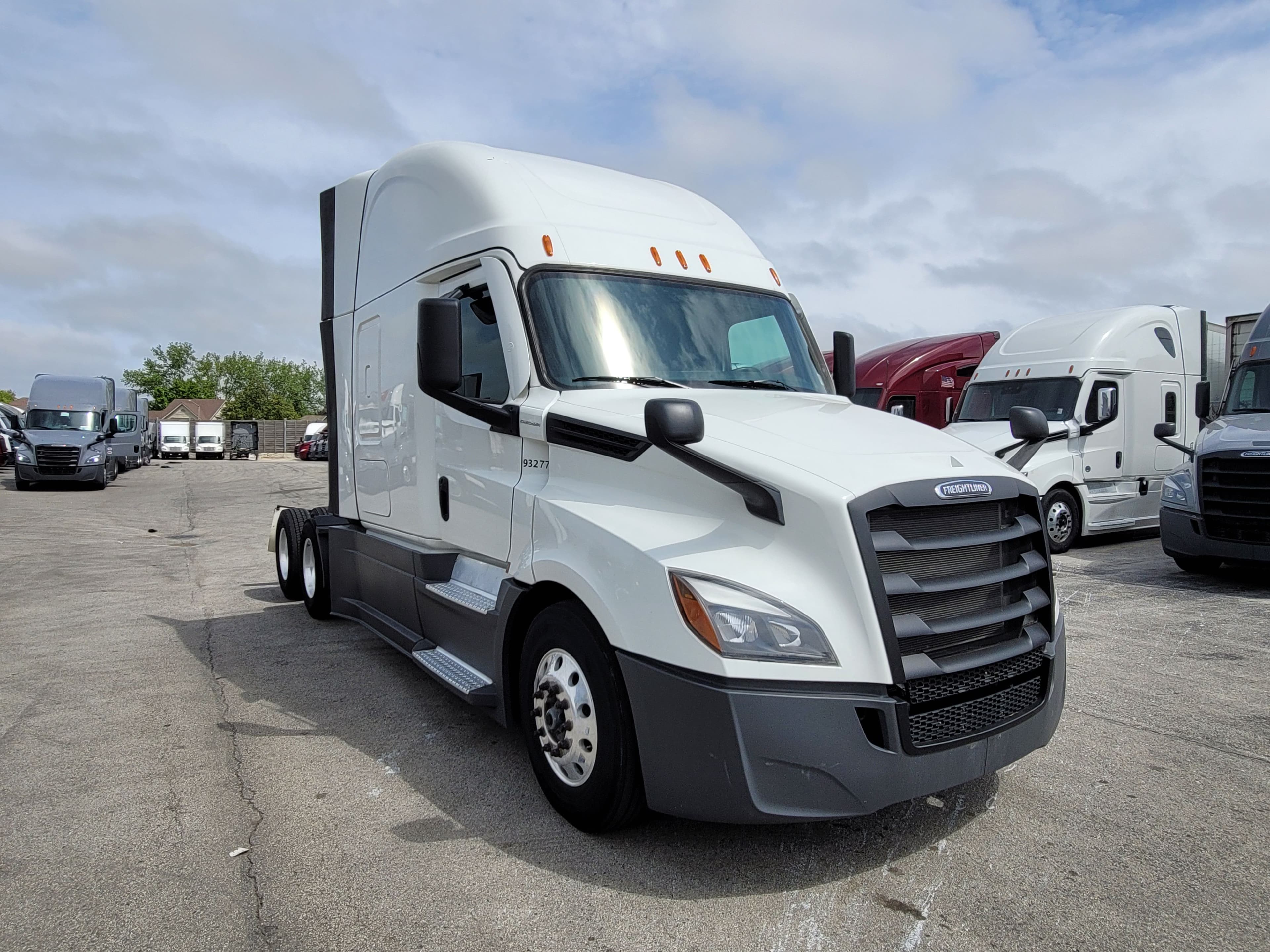 2023 Freightliner Cascadia 126 image 5