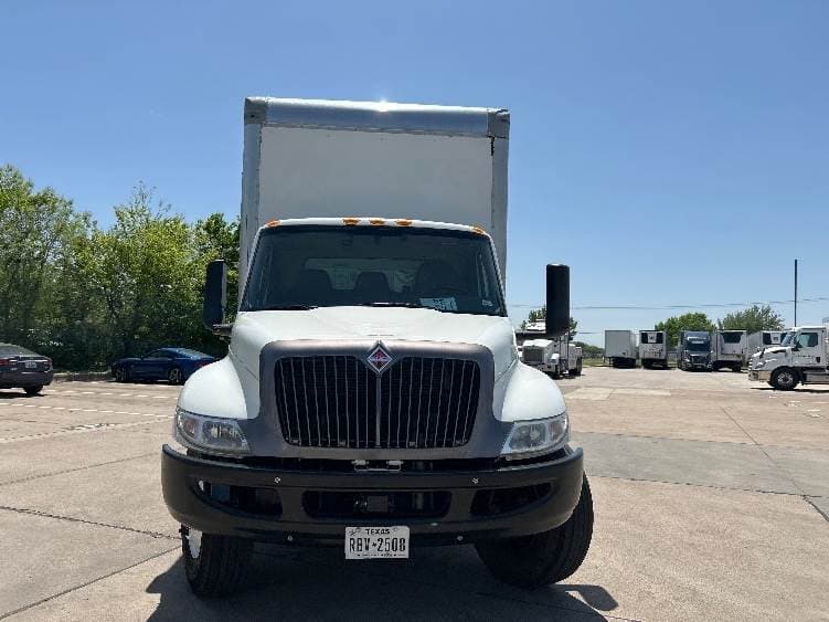 2022 International MV607 Box Truck - 220HP, 6 Speed Automatic, Roll up Door image 2