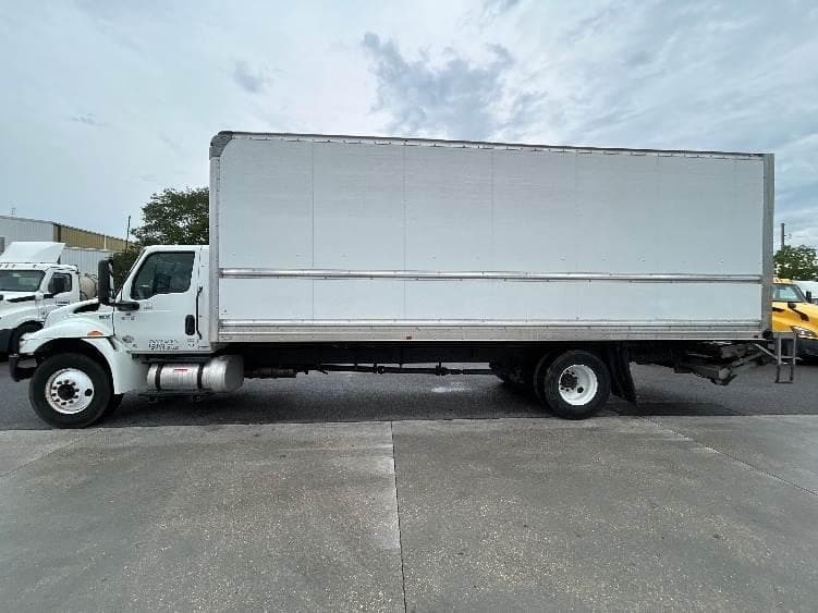 2022 International MV607 Box Truck - 220HP, 6 Speed Automatic, Roll up Door image 4