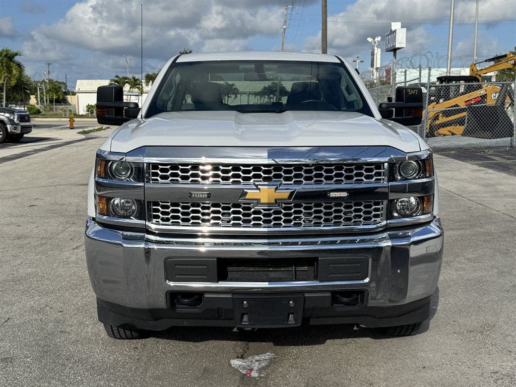 2019 Chevrolet Silverado 2500hd image 2
