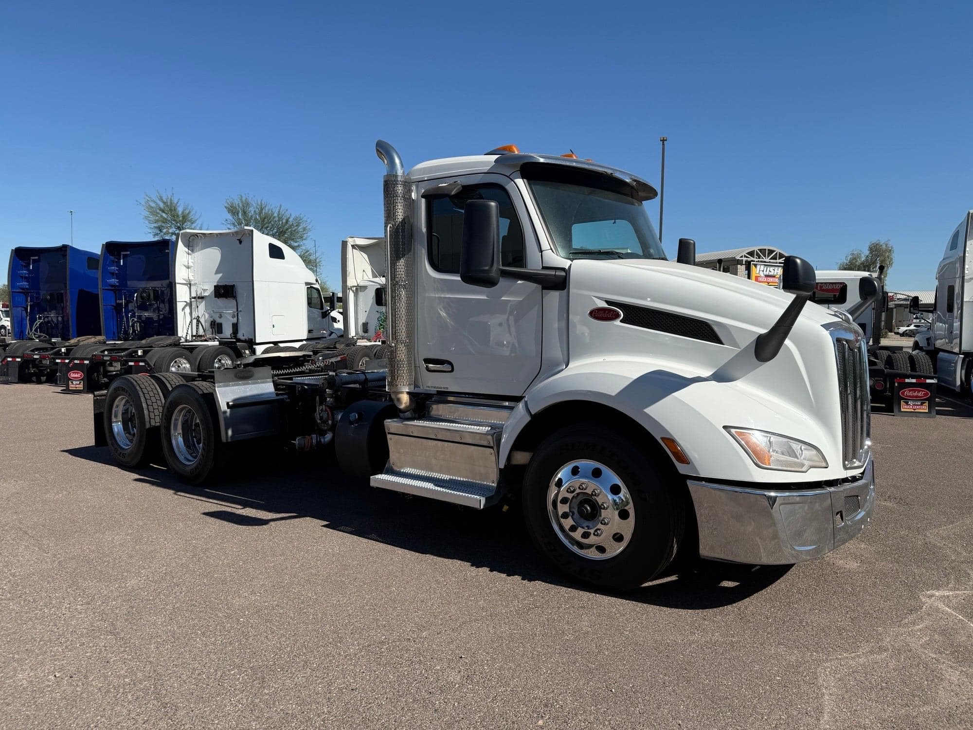 2023 Peterbilt 579 image 7