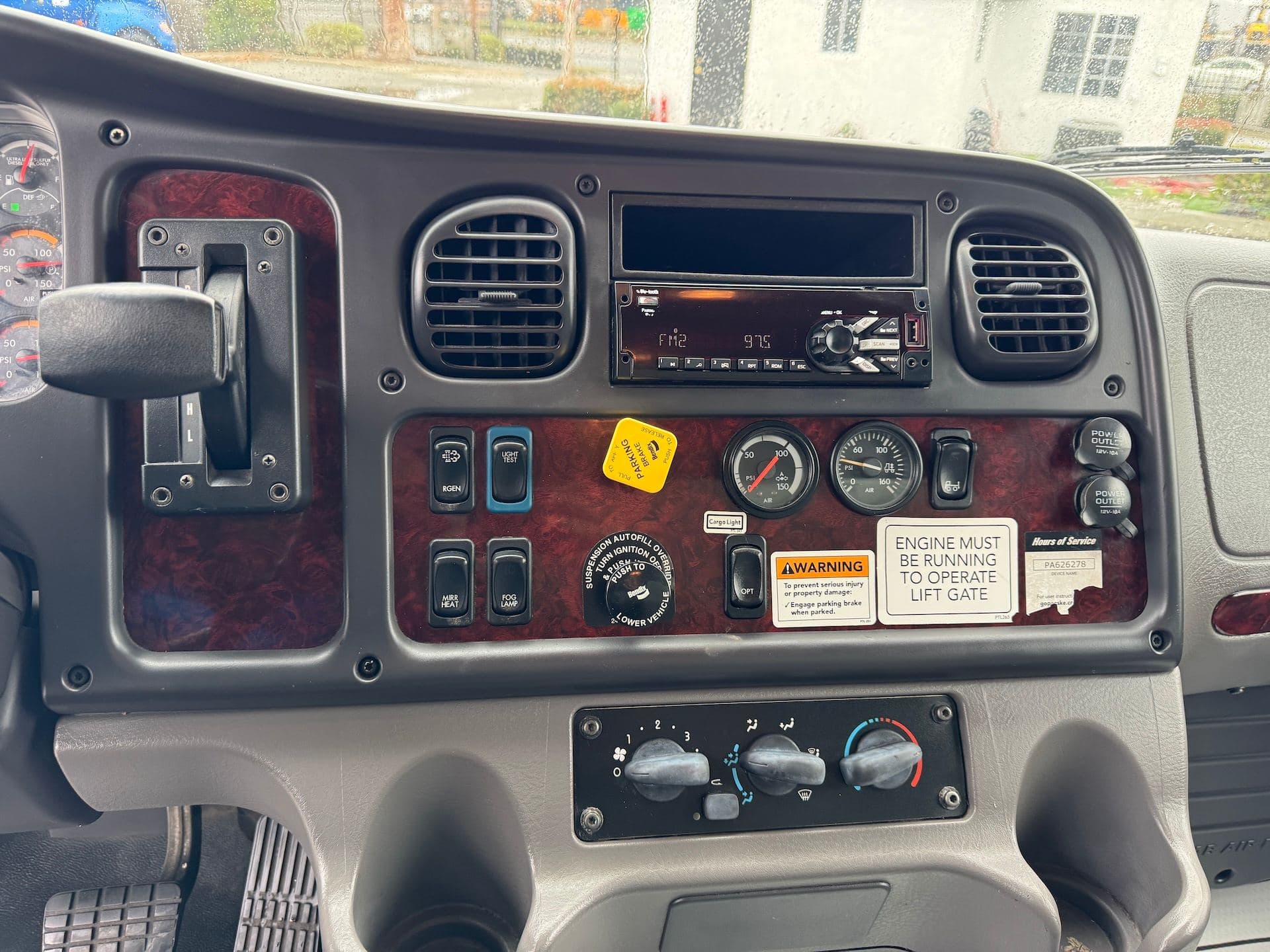 2018 Freightliner BUSINESS CLASS M2 106 image 28