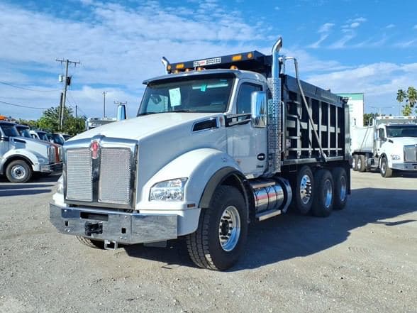 2026 Kenworth T880 image 3