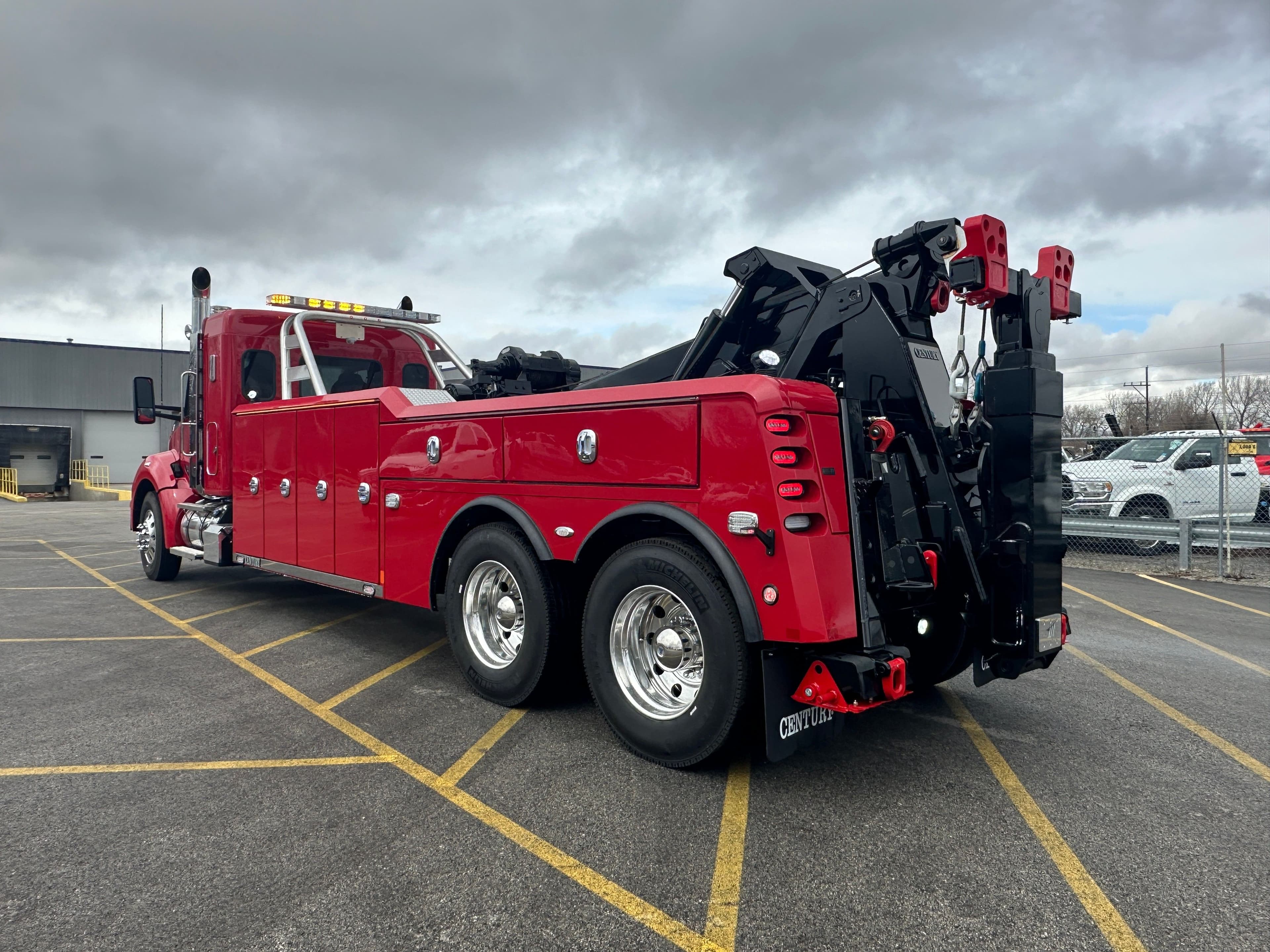 2025 Kenworth T880 with a Century 5130 image 3