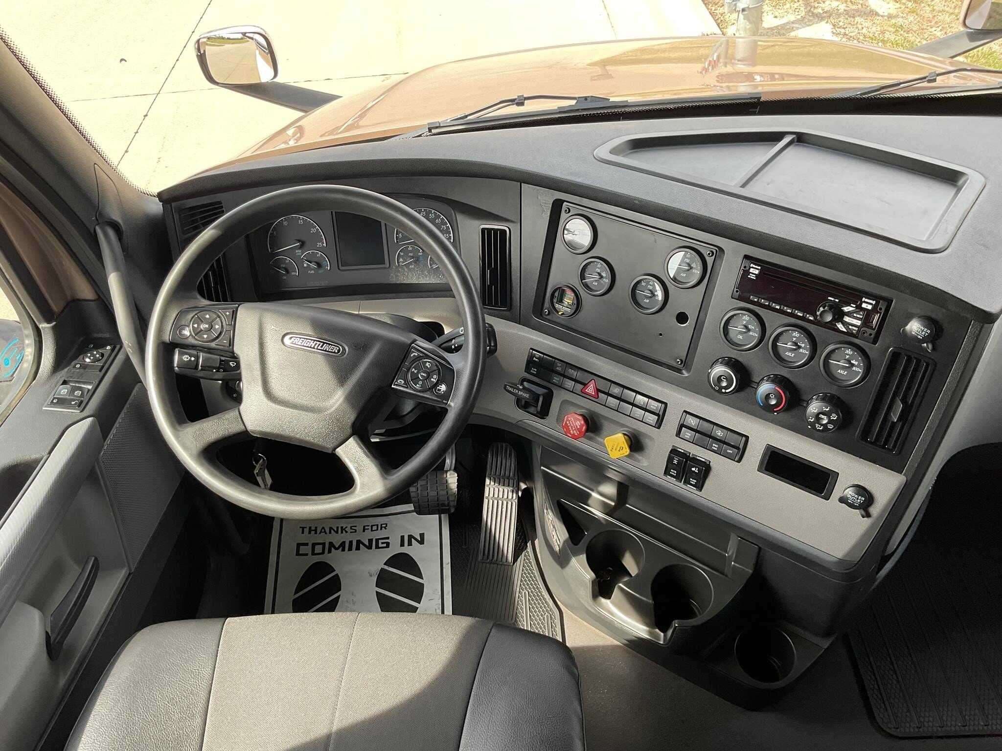 2022 Freightliner Cascadia 126 image 2