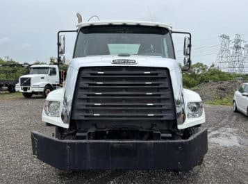 2014 Freightliner 108sd image 2