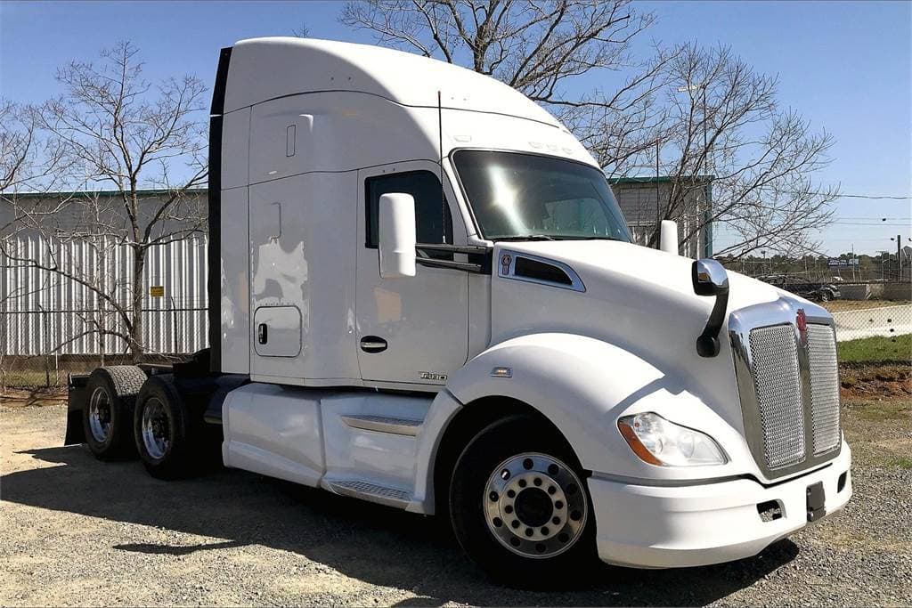 2018 Kenworth T680 image 1