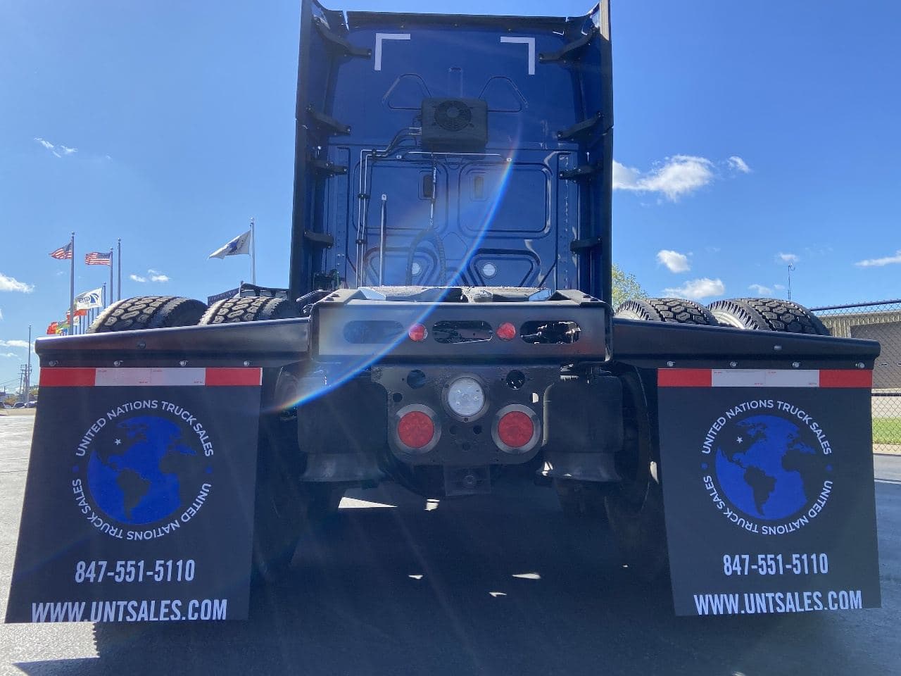 2022 Freightliner Cascadia image 8
