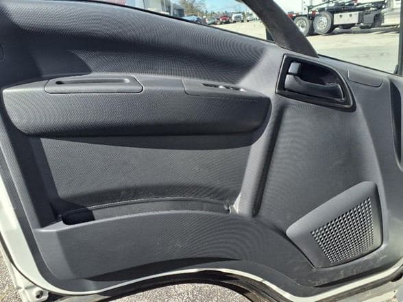 2024 Isuzu NPR HD image 12