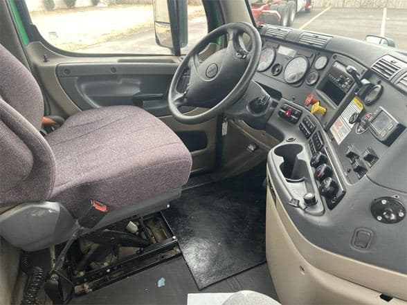 2018 Freightliner Cascadia image 6