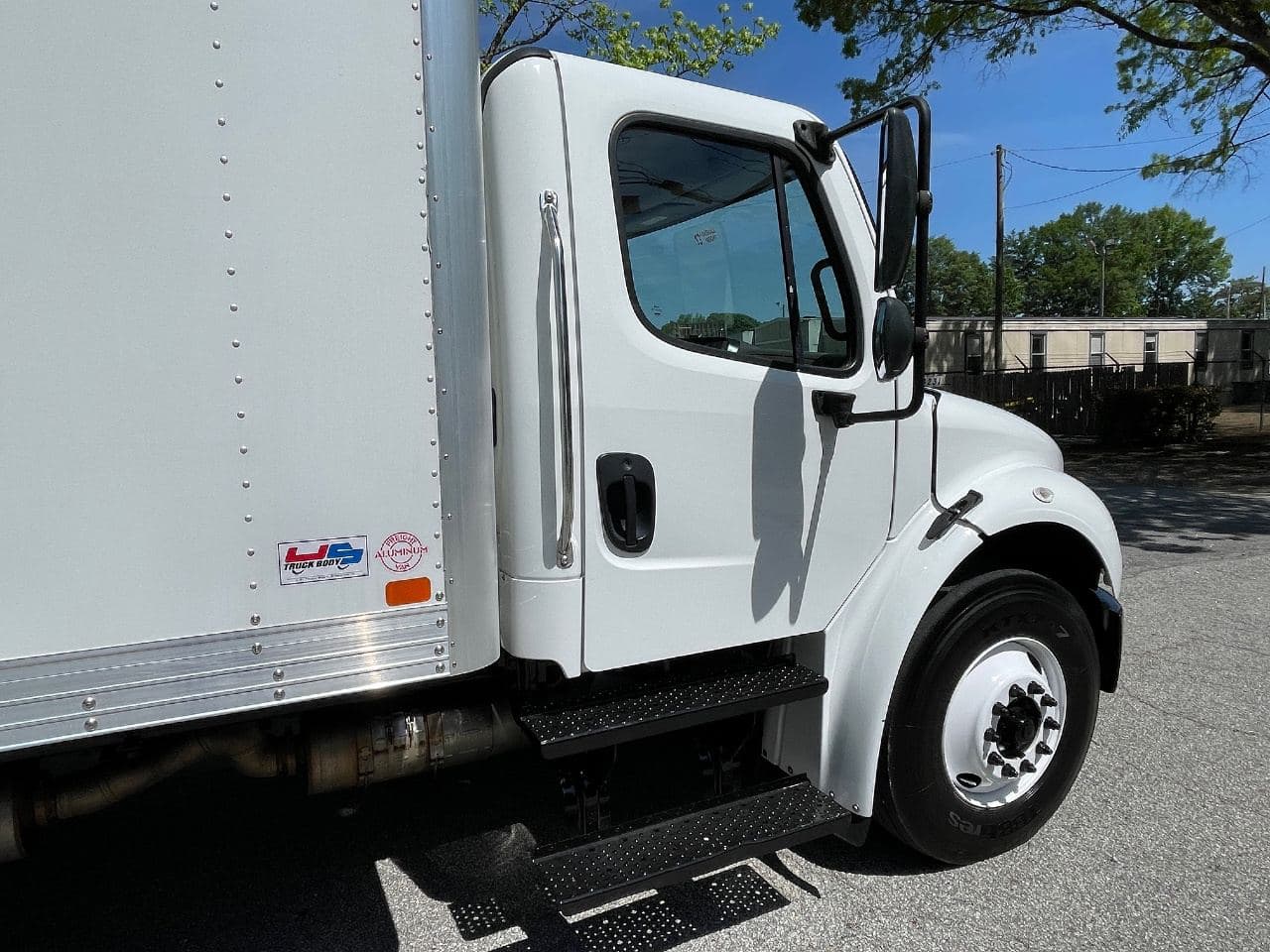 2022 Freightliner M2106 image 14