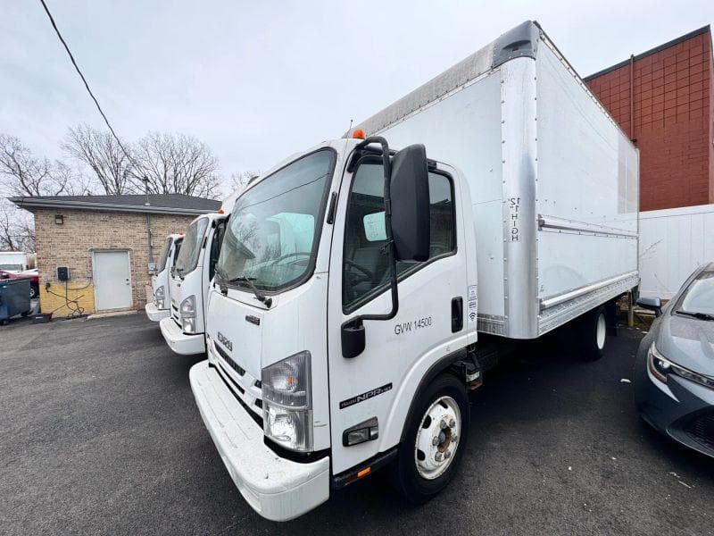 2018 Isuzu NPR image 2