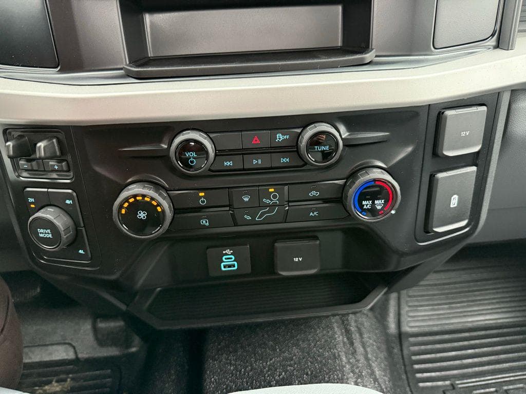 2026 Ford F-450SD XL Dump Truck image 39