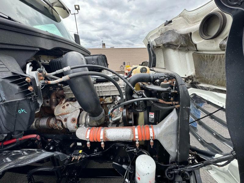 2018 Freightliner Cascadia image 12