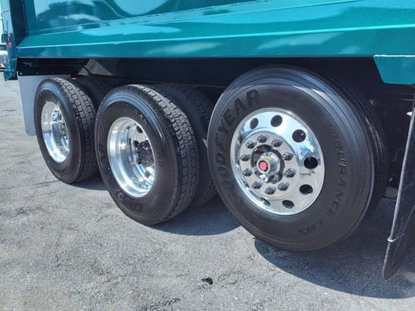 2025 Kenworth T880 image 7