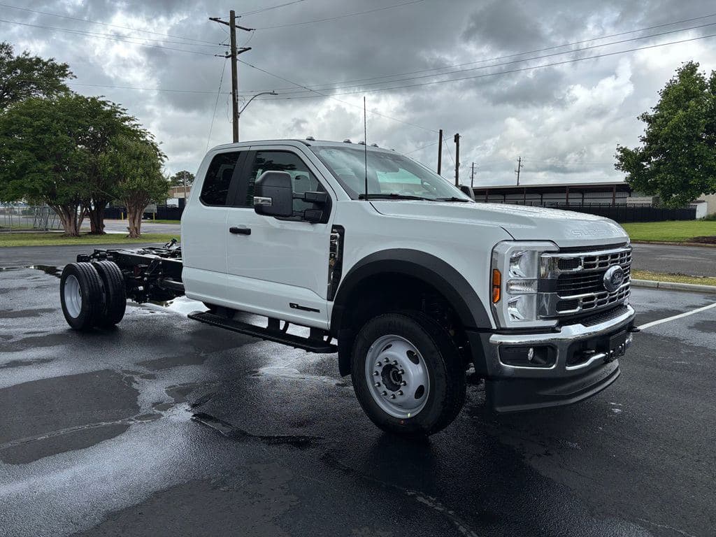 New 2026 FORD F550 image 1