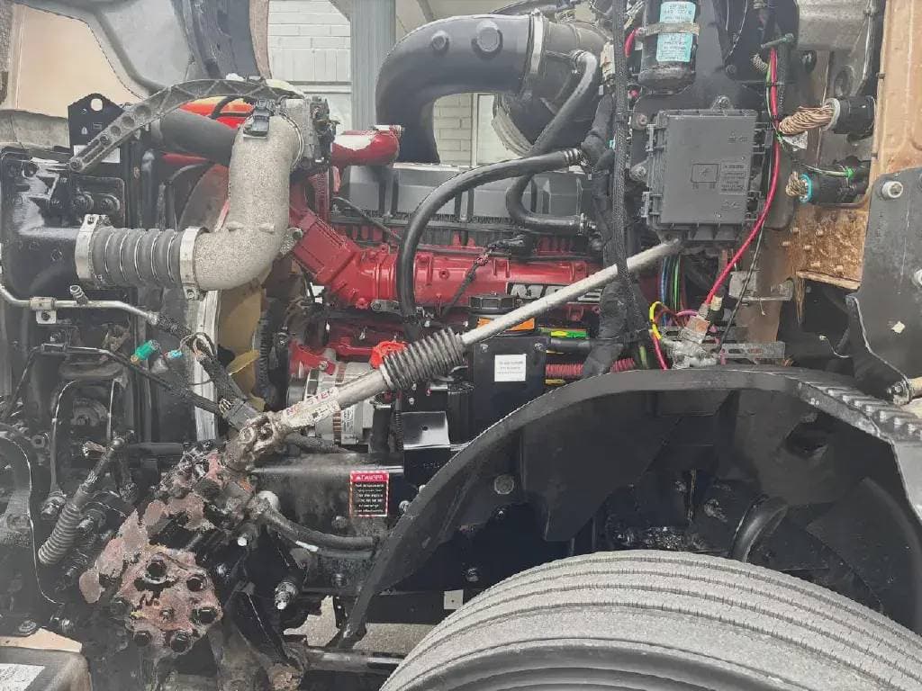 Used 2020 MACK Conventional - Sleeper Truck image 4