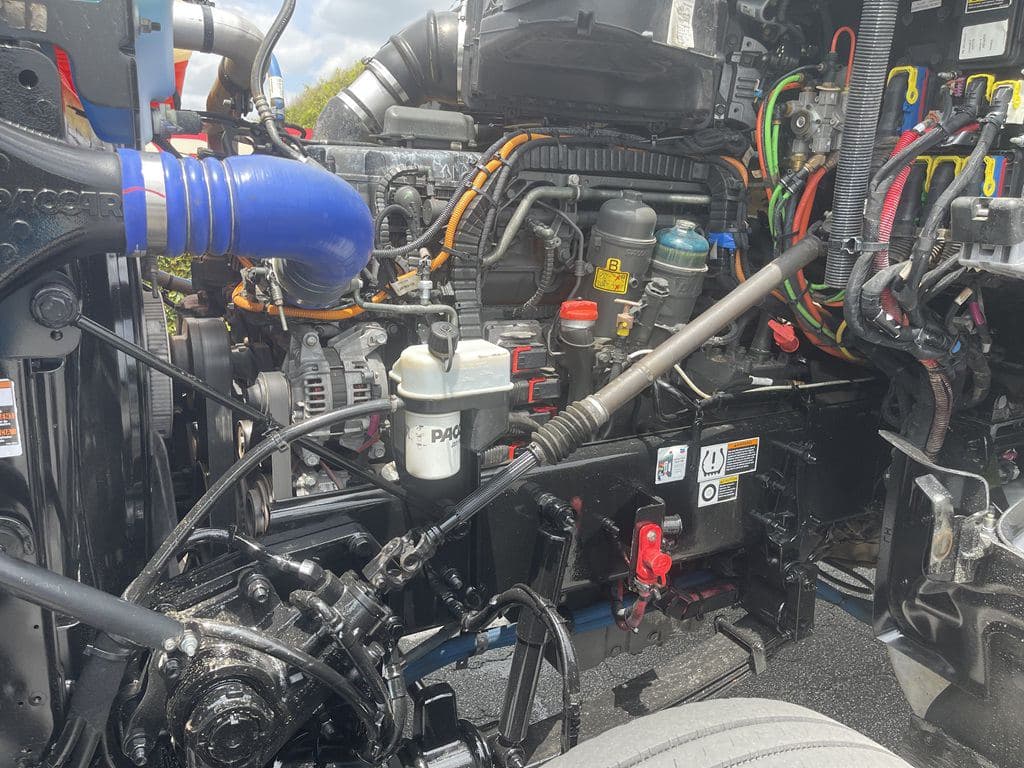 Used 2024 PETERBILT 567 image 20