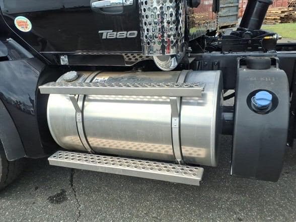 2026 Kenworth T880 image 11