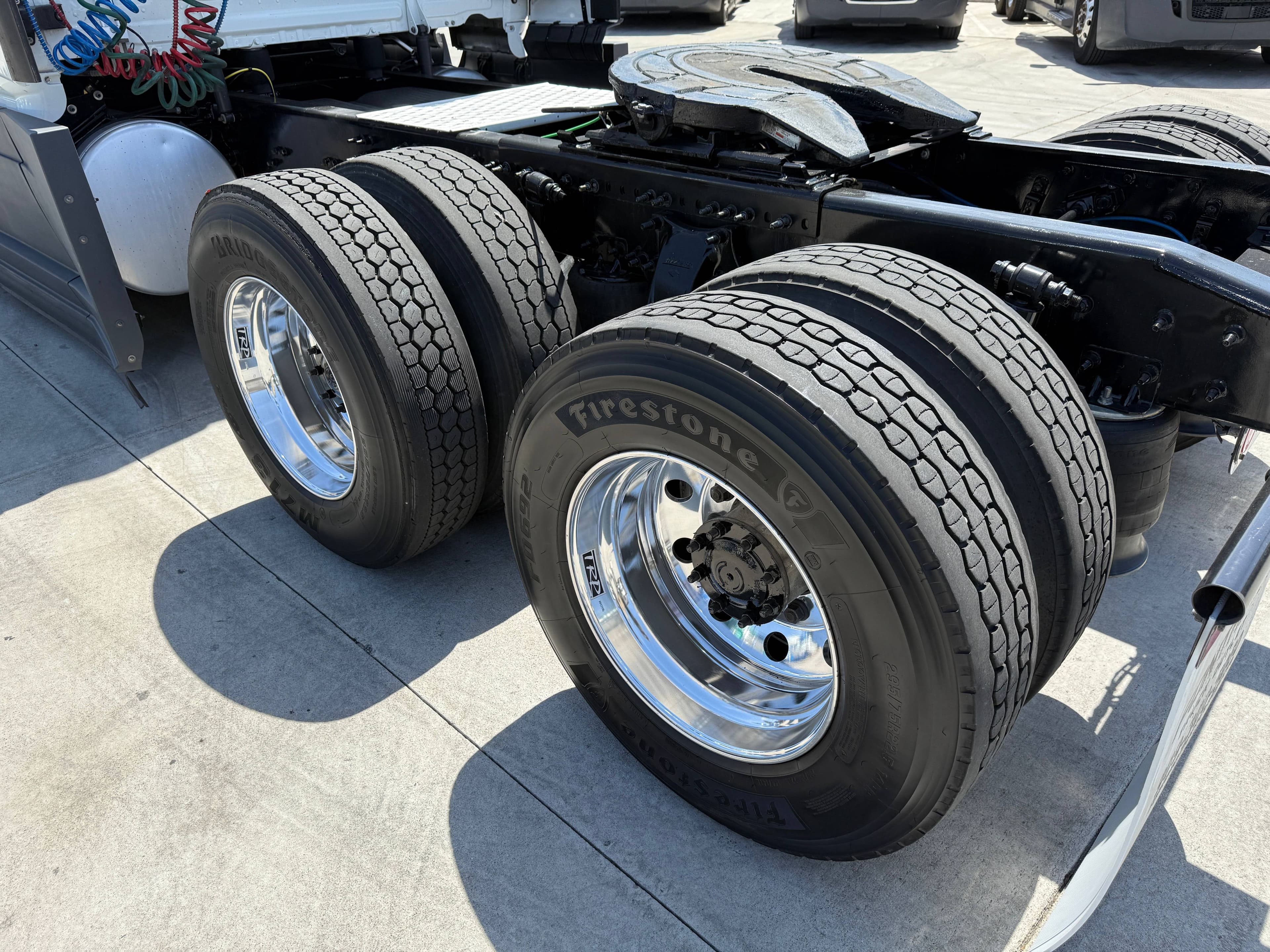 2021 Freightliner Cascadia 126 image 11