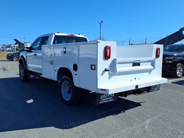 2024 Ford F550 image 3