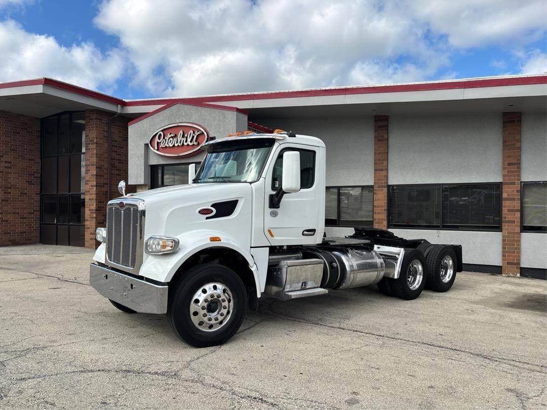 2020 Peterbilt 567 image 1