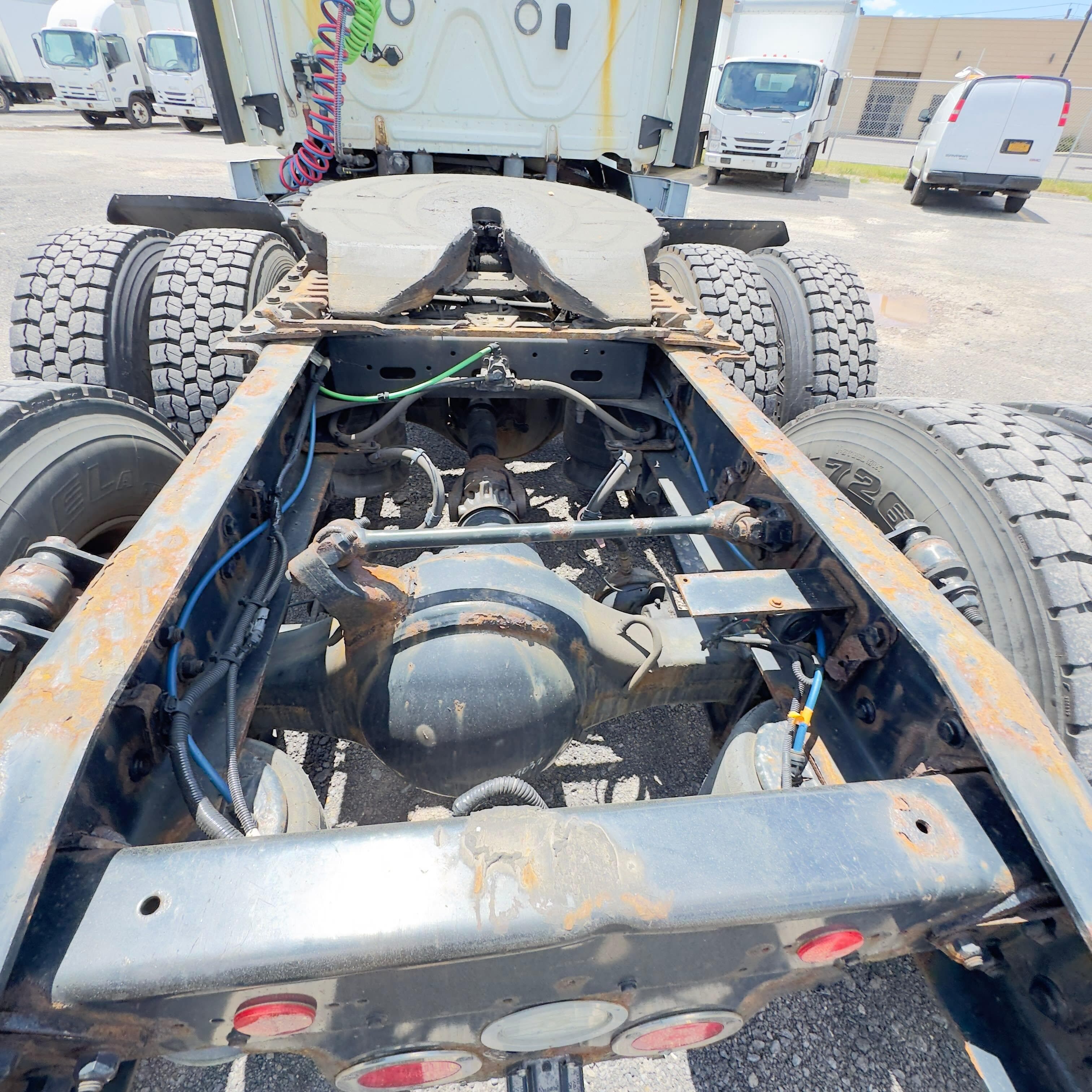 Used 2019 FREIGHTLINER Conventional - Day Cab - CASCADIA 125 image 8