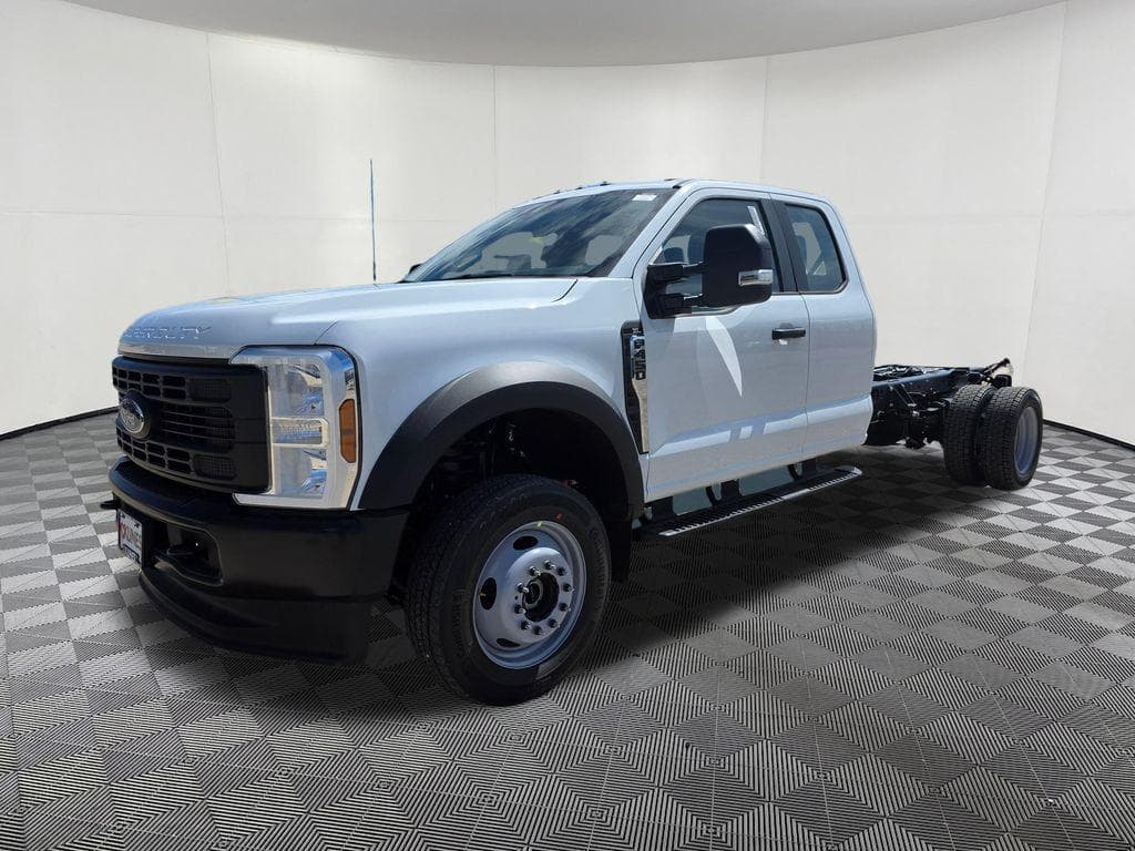 2026 Ford F-450SD XL DRW image 3