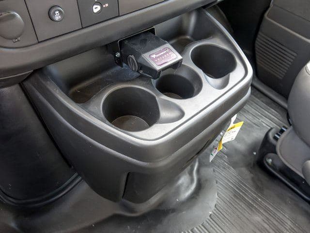 2025 Chevrolet Express 3500 Work Van Cutaway image 25