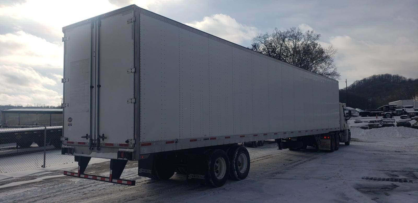 2019 Utility 4000D-X image 2