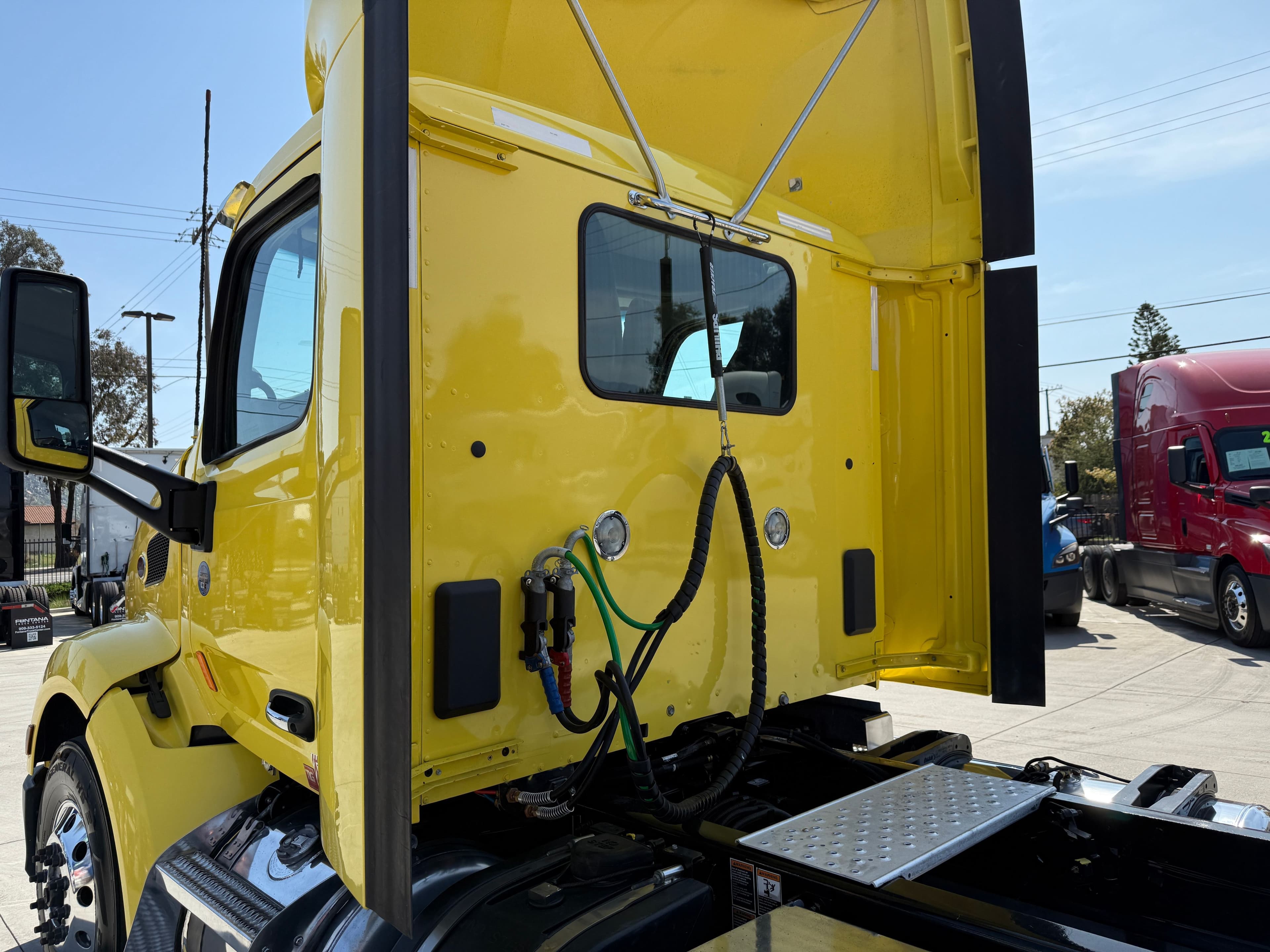 2021 Peterbilt 579 image 10