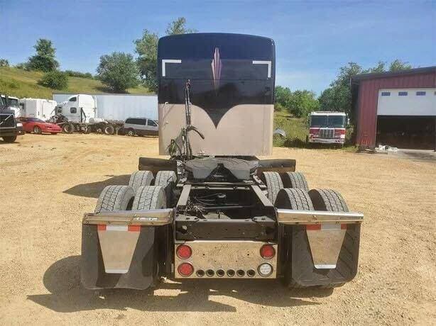 2005 KENWORTH W900 image 8