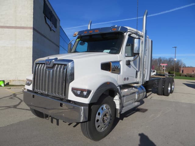 2025 Western star 4900 EX