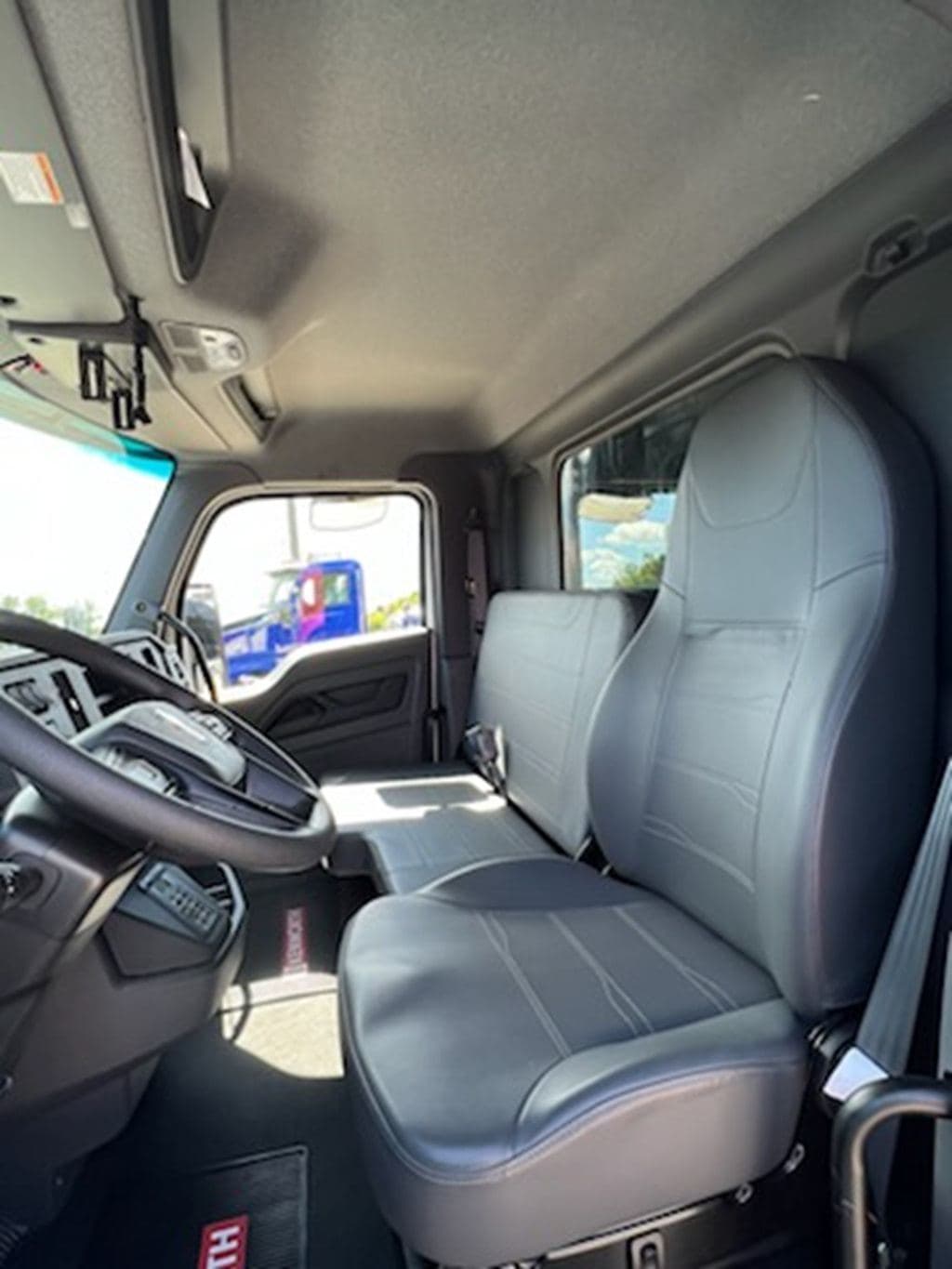 New 2026 KENWORTH T280 image 6