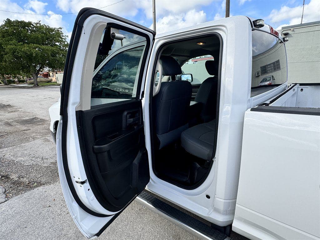 2020 Ram 1500 DS image 37