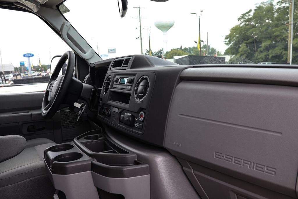 2026 Ford E-350SD Base Box Van image 18