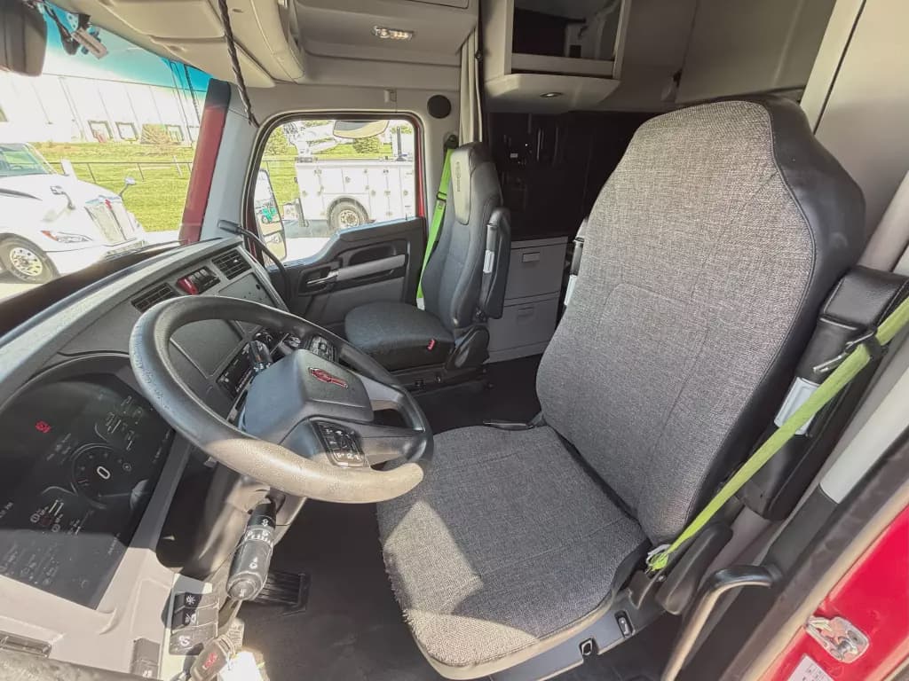 2022 Kenworth T680 image 7