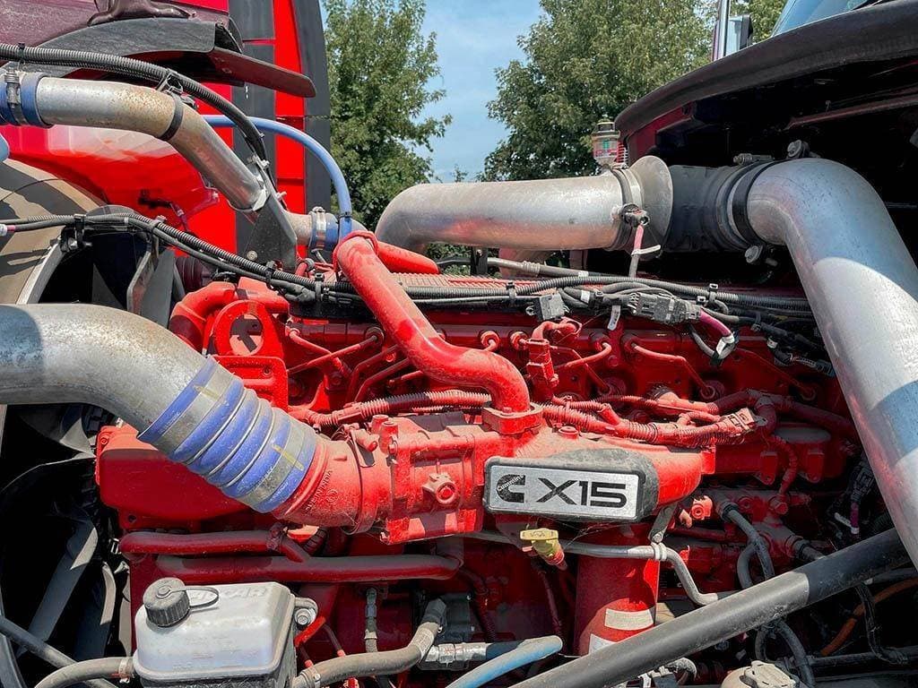 2025 Peterbilt 589 image 8