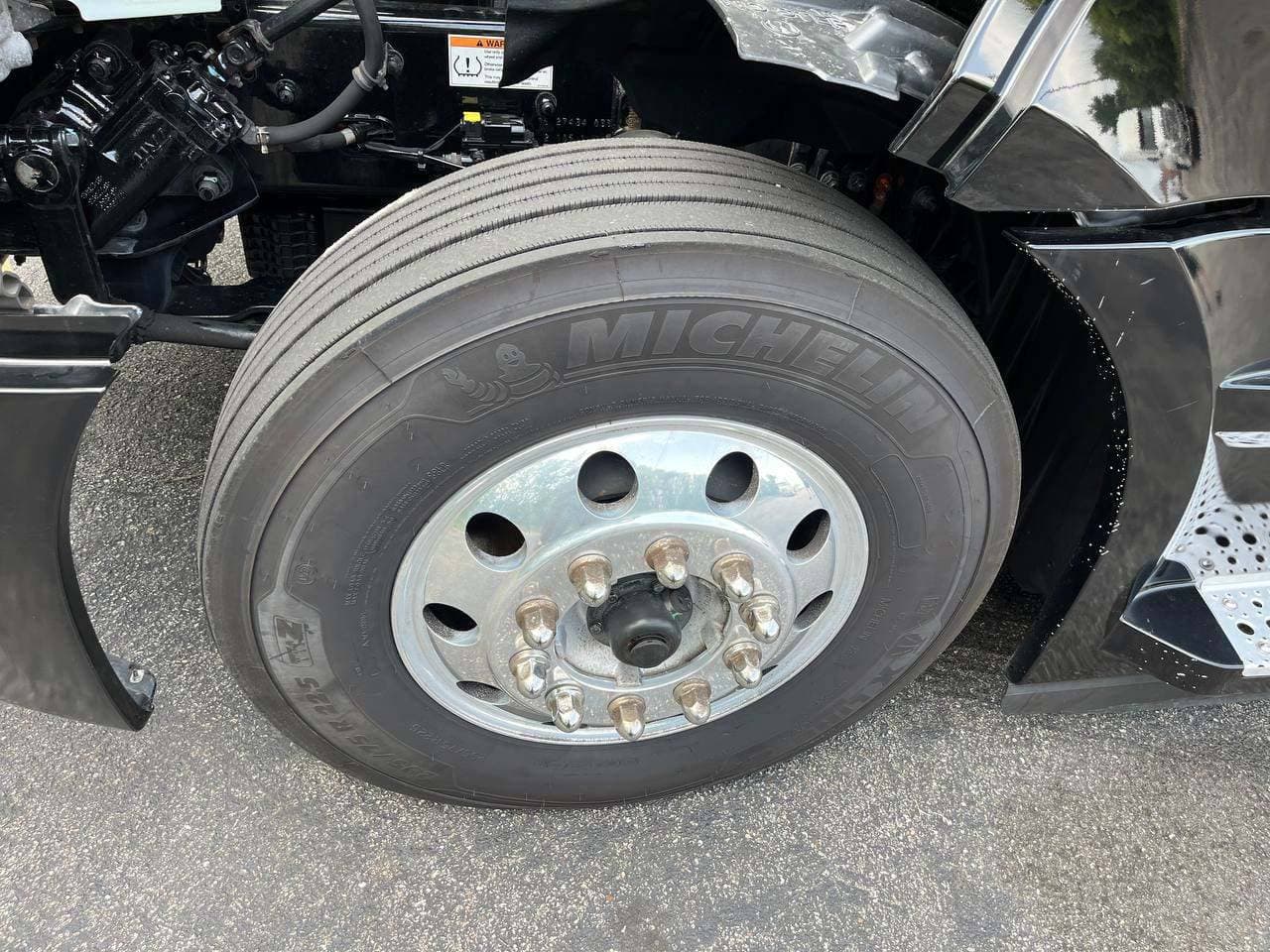 2023 Freightliner Cascadia 126 #1175 image 8