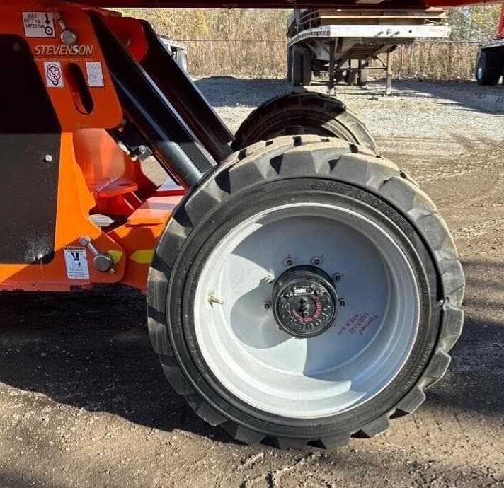 2021 JLG 670SJ image 14