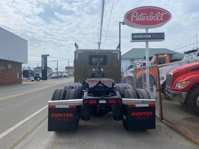 2026 Peterbilt 589 image 5